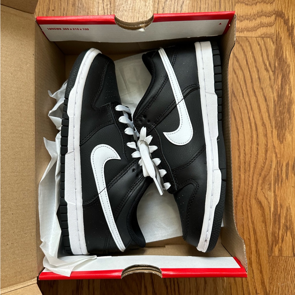 Nike Dunk Low Size 6W/4.5Y